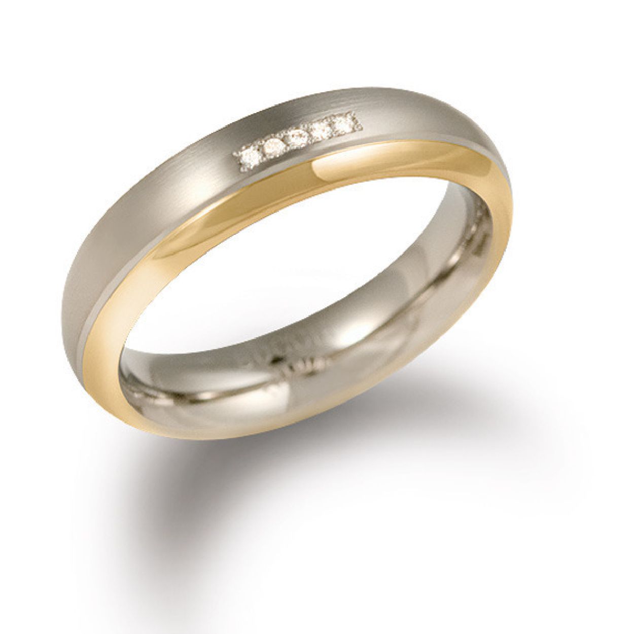 Dit is een ring van het merk Boccia Titanium