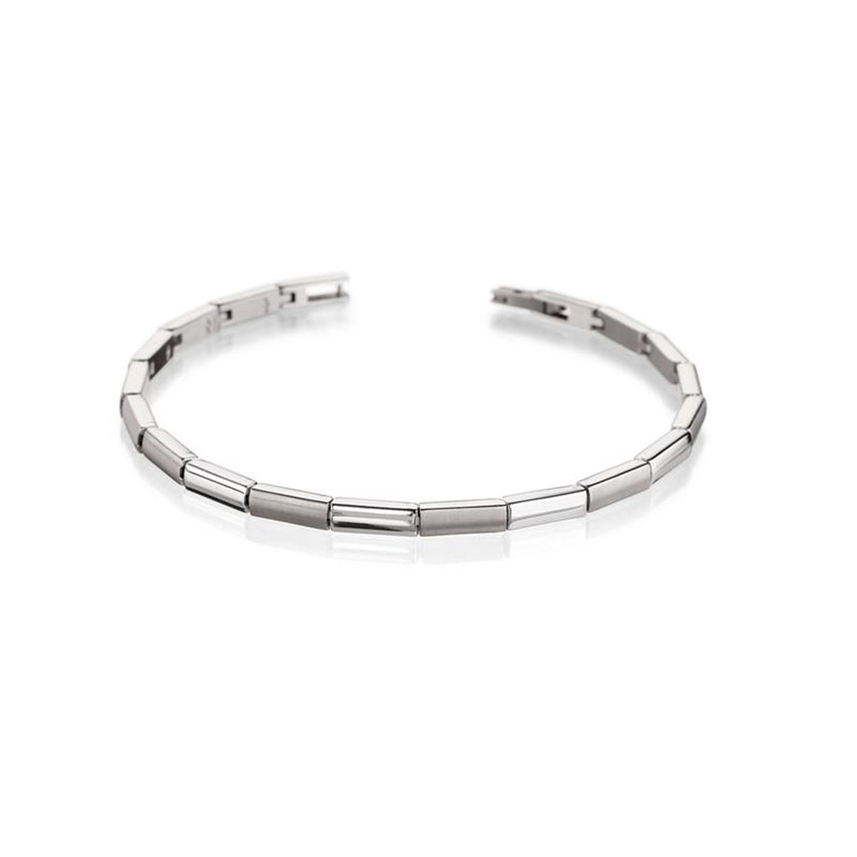 Dit is een armband van het merk Boccia Titanium