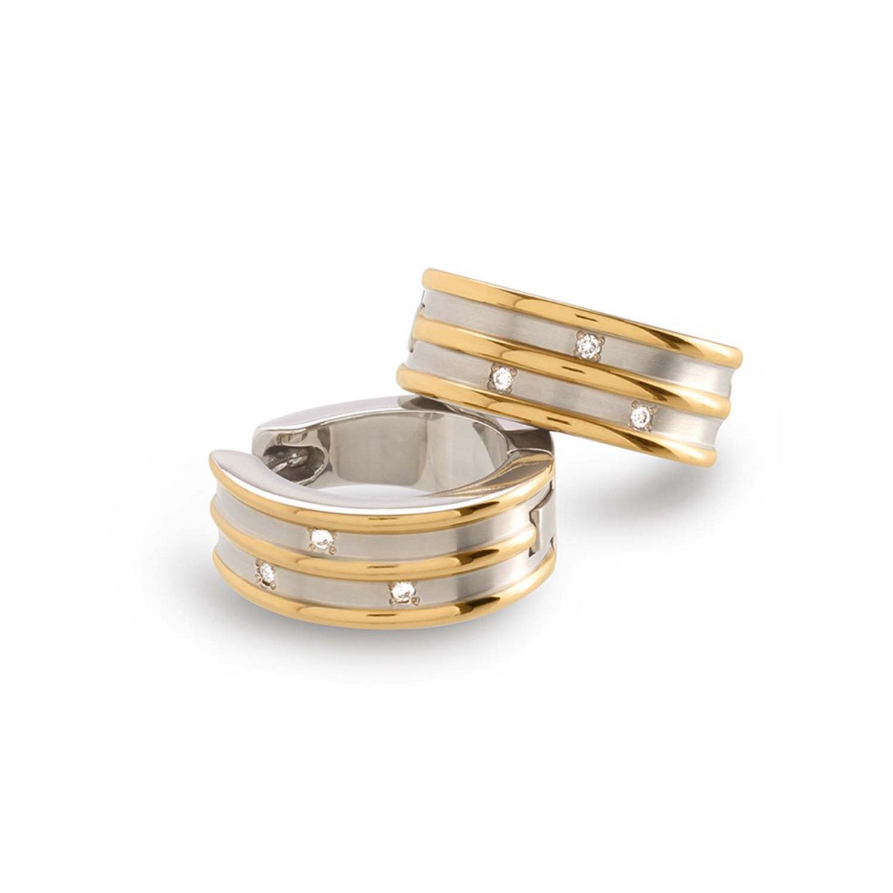 Boccia Titanium 05047.03
Straal met deze prachtige bicolor oorringen van Boccia Titanium! De oorringen zijn gemaakt van titanium. De stralende briljant geslepen diamanten en de matte details maken deze prachtige oorringen helemaal af. Combineer de oorringen met de andere sieraden van Boccia Titanium voor een complete look. 

HET MERK
Boccia Titanium is h�t titanium merk van Nederland. dat zijn oorsprong in Duitsland vindt en is opgericht in het jaar 1992. Ontwikkeld door internationale ontwerpers. Alle titanium componenten van de BOCCIA TITANIUM collectie zijn gemaakt van 99.7% puur titanium; het bijzondere materiaal. Alle titanium componenten van de BOCCIA TITANIUM collectie zijn gemaakt van 99.7% puur titanium; het bijzondere materiaal. 

SPECIFICATIES
- Oorringen 
- Puur titanium
- 6 diamanten 0.03 ct
- Matte accenten
- 6mm