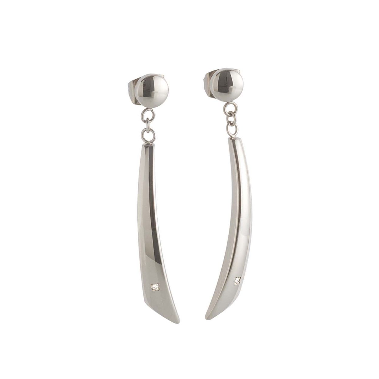 Boccia Titanium 05049.02
Maak je outfit af met deze prachtige zilverkleurige oorstekers van Boccia Titanium. De oorstekers hangen sierlijk langs het oor en hebben een lengte van 40mm. De stralende briljant geslepen diamant maakt deze prachtige oorstekers helemaal af. Combineer de oorstekers met andere sieraden van Boccia Titanium en cre�er een eigen look.
 
HET MERK
Boccia Titanium is h�t titanium merk van Nederland. dat zijn oorsprong in Duitsland vindt en is opgericht in het jaar 1992. Ontwikkeld door internationale ontwerpers. Alle titanium componenten van de BOCCIA TITANIUM collectie zijn gemaakt van 99.7% puur titanium; het bijzondere materiaal. Alle titanium componenten van de BOCCIA TITANIUM collectie zijn gemaakt van 99.7% puur titanium; het bijzondere materiaal. 

SPECIFICATIES
- Oorstekers 
- Puur titanium
- 2 diamanten 0.01 ct
- 41mm