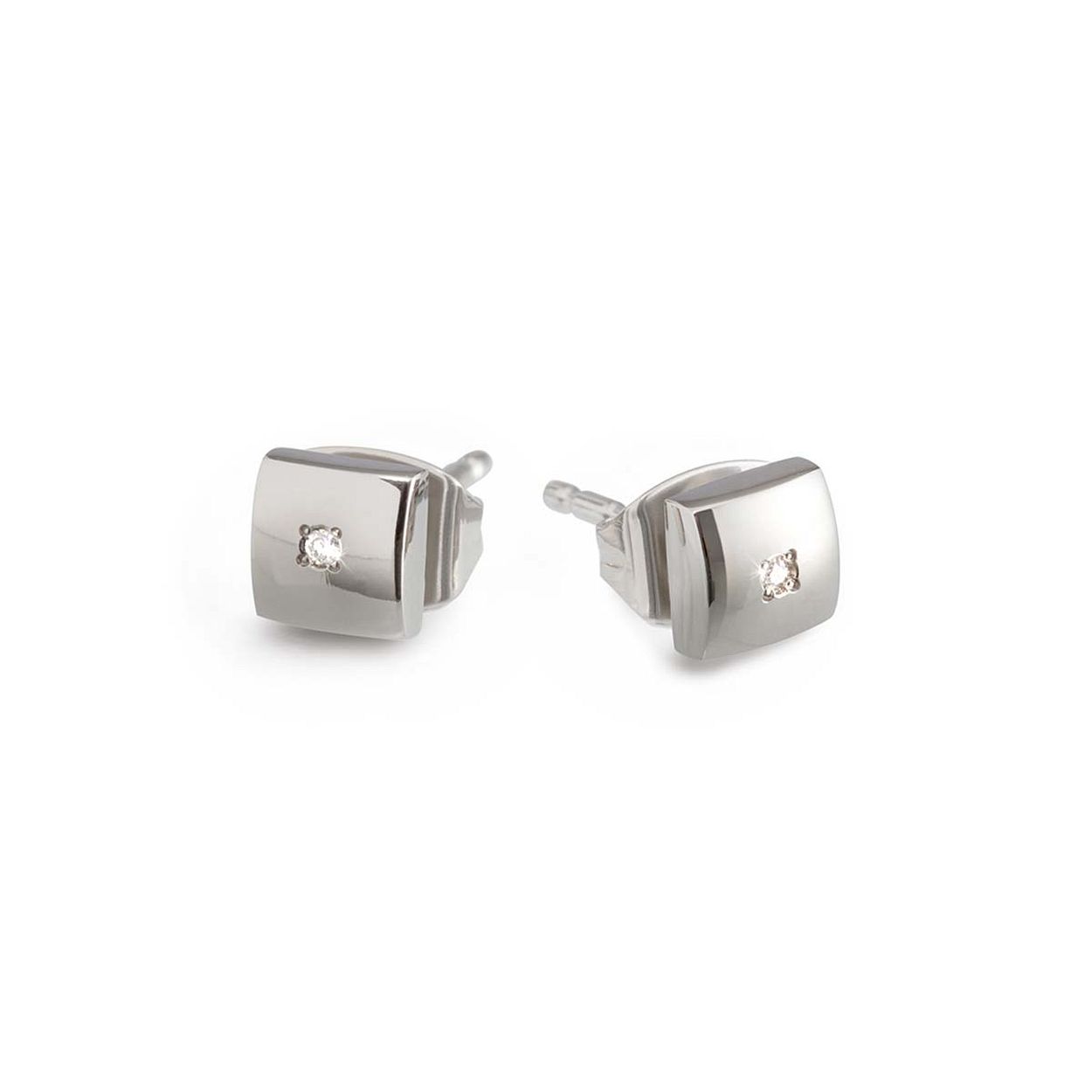Boccia Titanium 05050.02
Deze stijlvolle zilverkleurige Boccia Titanium oorstekers wil je elke dag dragen! De oorstekers zijn gemaakt van titanium. In het midden bevindt zich een stralende briljant geslepen diamant. Combineer de oorstekers met de andere sieraden van Boccia Titanium voor een complete look. De oorstekers hebben een lengte en breedte van 5mm.
 
HET MERK
Boccia Titanium is h�t titanium merk van Nederland. dat zijn oorsprong in Duitsland vindt en is opgericht in het jaar 1992. Ontwikkeld door internationale ontwerpers. Alle titanium componenten van de BOCCIA TITANIUM collectie zijn gemaakt van 99.7% puur titanium; het bijzondere materiaal. Alle titanium componenten van de BOCCIA TITANIUM collectie zijn gemaakt van 99.7% puur titanium; het bijzondere materiaal. 

SPECIFICATIES
- Oorstekers 
- Puur titanium
- 2 diamanten 0.01 ct
- 5.5mm