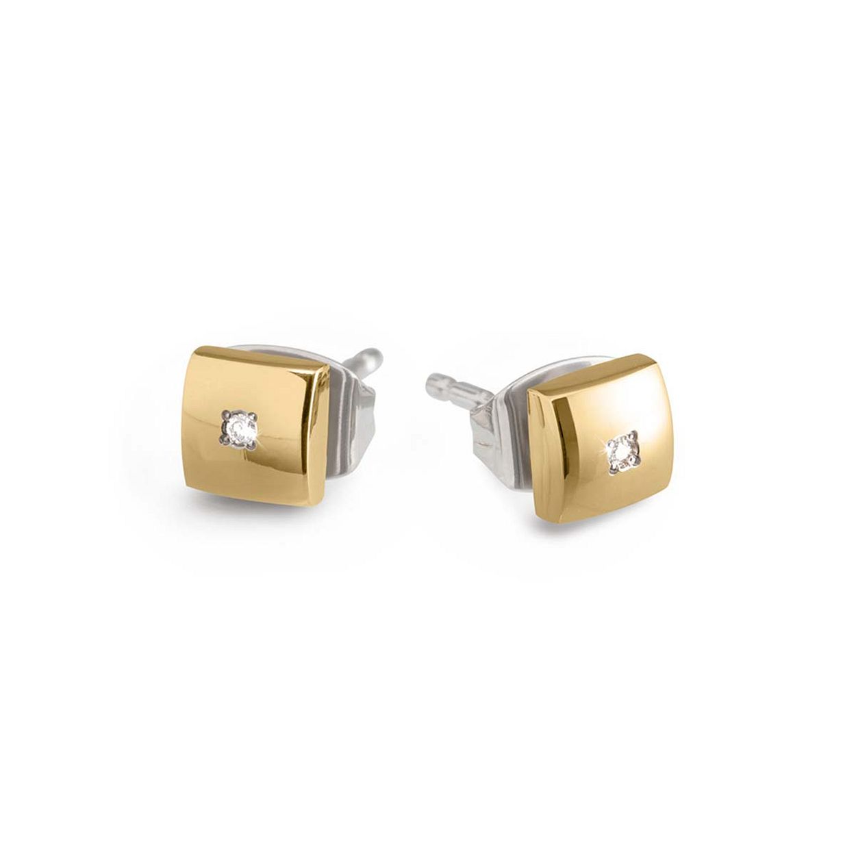 Boccia Titanium 05050.03
Deze stijlvolle Boccia Titanium goudkleurige oorstekers wil je elke dag dragen! De oorstekers zijn gemaakt van titanium. In het midden bevindt zich een stralende briljant geslepen diamant. Combineer de oorstekers met de andere sieraden van Boccia Titanium voor een complete look. De oorstekers hebben een breedte van 6mm.
 
HET MERK
Boccia Titanium is h�t titanium merk van Nederland. dat zijn oorsprong in Duitsland vindt en is opgericht in het jaar 1992. Ontwikkeld door internationale ontwerpers. Alle titanium componenten van de BOCCIA TITANIUM collectie zijn gemaakt van 99.7% puur titanium; het bijzondere materiaal. Alle titanium componenten van de BOCCIA TITANIUM collectie zijn gemaakt van 99.7% puur titanium; het bijzondere materiaal. 

SPECIFICATIES
- Oorstekers 
- Puur titanium
- 2 diamanten 0.010 ct
- 6mm