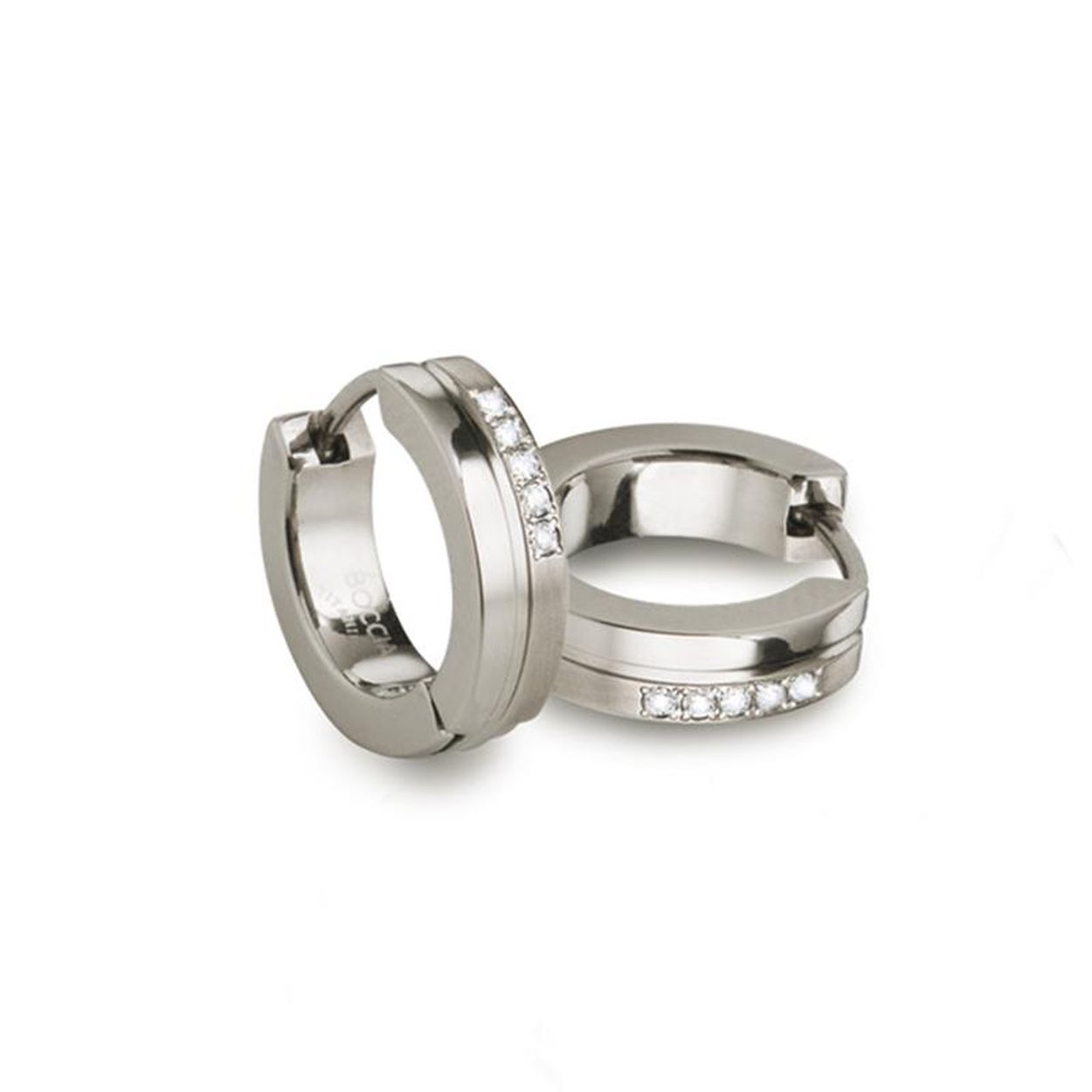 titanium oorringen voorzien van prachtige diamanten