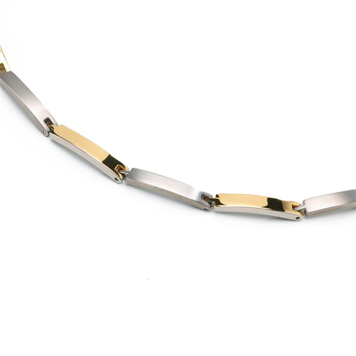 De prachtige sieraden van Boccia kenmerken zich door het gebruik van het lichte titanium en de prachtige afwerking. Als u dit Boccia Dames collier 0816-03 om doet dan bent u helemaal klaar voor een speciale gelegenheid. Dit collier vervaardigd uit titanium heeft een lengte van 45 cm. Bij dit [kleursieraad:short] collier is het eenvoudig combineren met andere Boccia Titanium sieraden. 