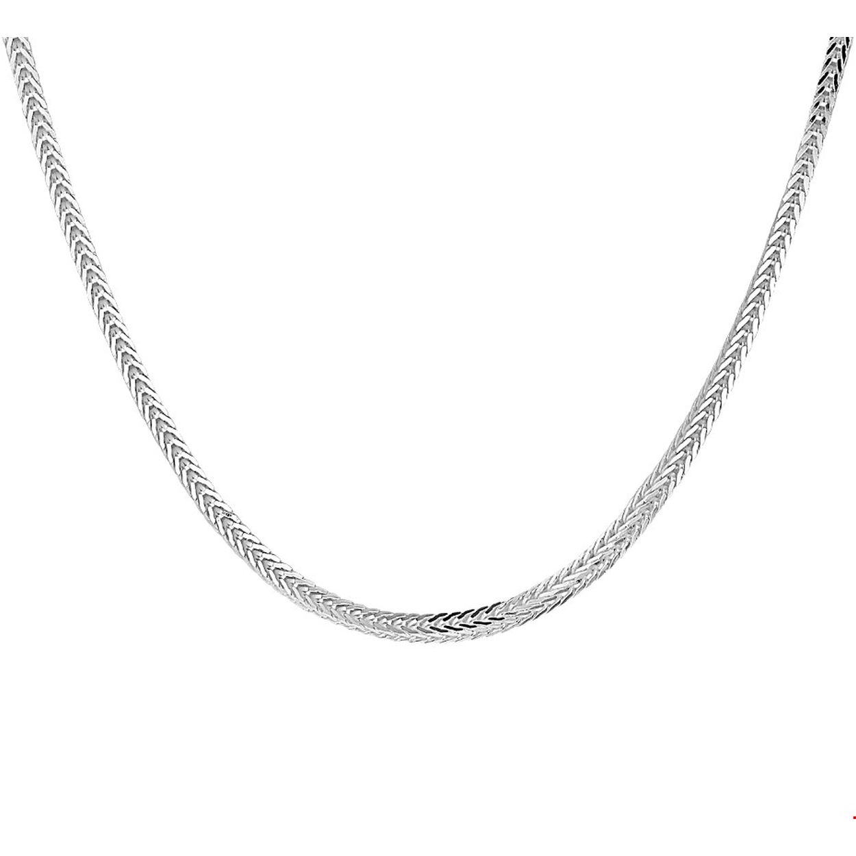 Zilveren collier met een vossestaart schakel. Het collier heeft een schakelbreedte van 2.5mm en een draaglengte van 50cm. Uitgevoerd met een karabijn sluiting.