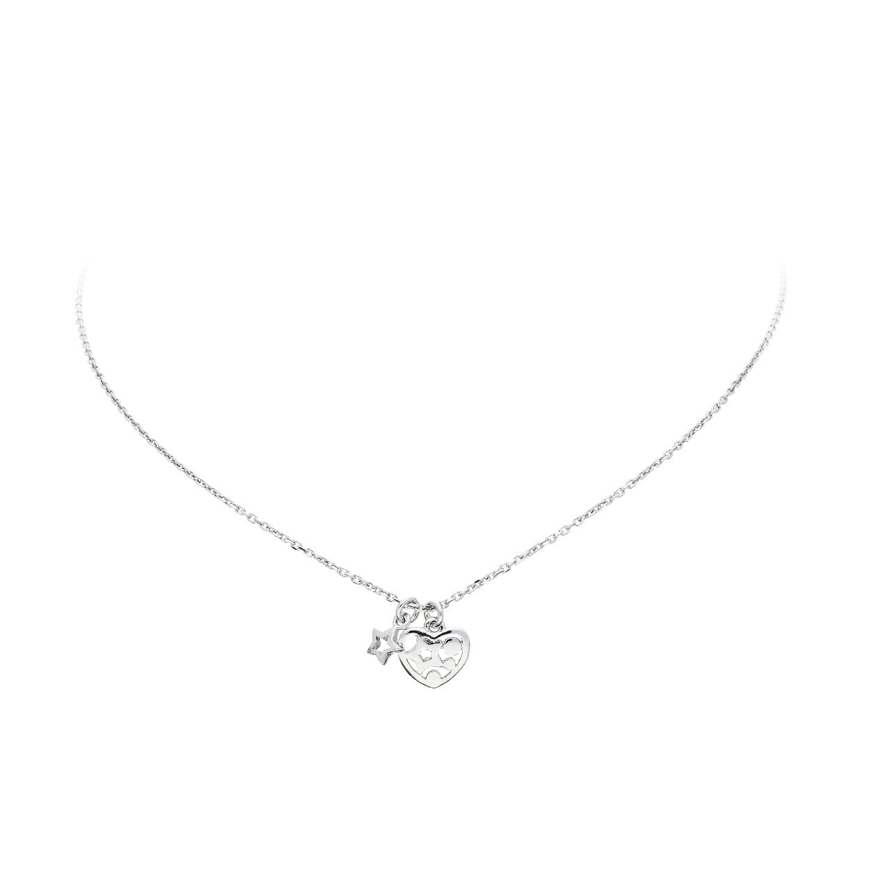 Deze collier is van het merk Lilly. Het is een meisjessieraad gemaakt van zilver. De collier is zilver van kleur.
De verdere specificaties van de collier zijn als volgt:
Soort bewerking: gerhodineerd
Lengte: 40
Steensoort: Geen edelsteen
Steenkleur: Geen steen