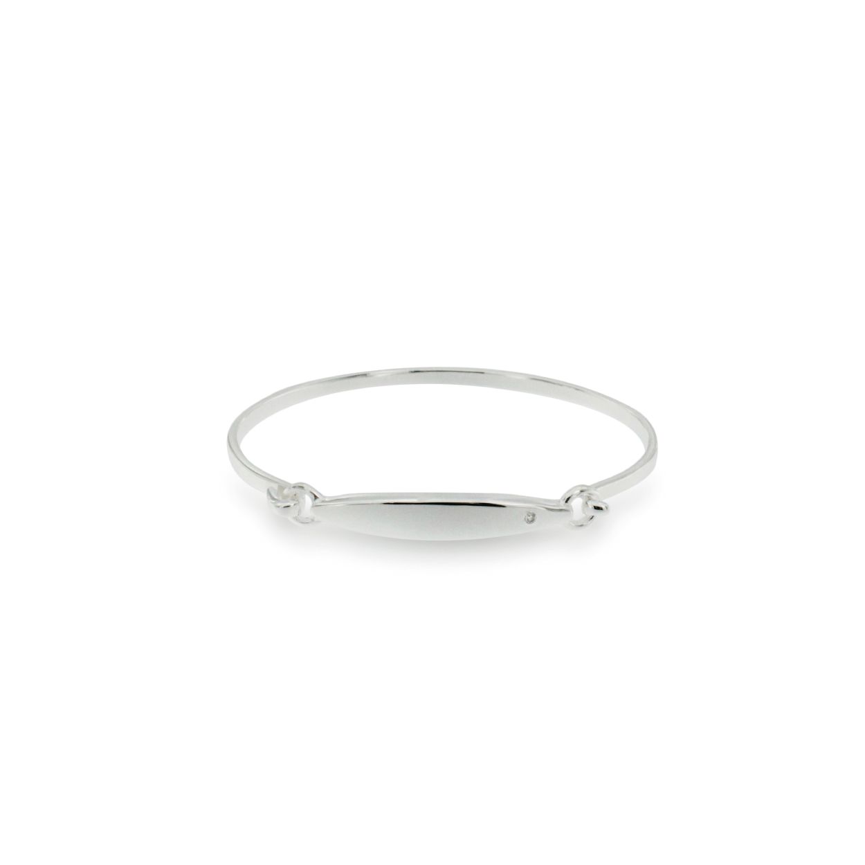 Deze armband is van het merk Lilly. Het is een meisjessieraad gemaakt van zilver. De armband is zilver van kleur.
De verdere specificaties van de armband zijn als volgt:
Soort bewerking: gepolijst
Lengte: 46
Steensoort: Diamant
Steenkleur: Transparant