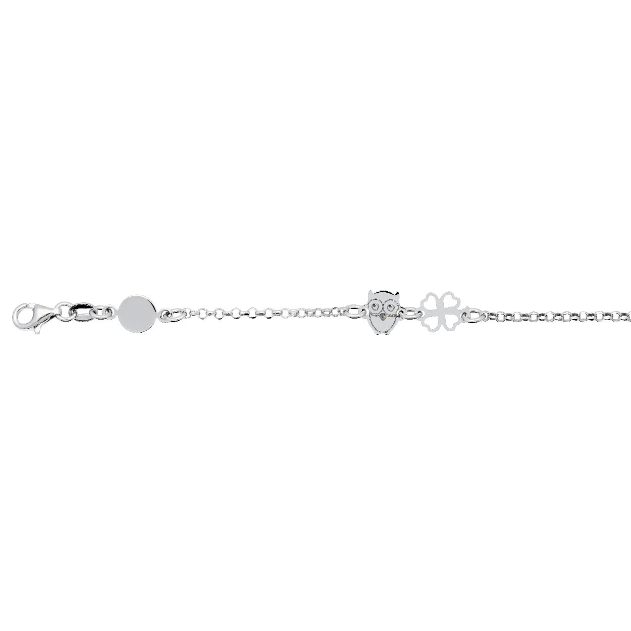 De Armband zilver met klavertje 4 en is een verfijnd sieraad van 15 cm lang. Met een gewicht van 2,3 gram en een breedte van 2 mm is het een subtiele zilveren armband. Draag het solo voor een elegante uitstraling of combineer het met andere armbanden voor een trendy effect.
