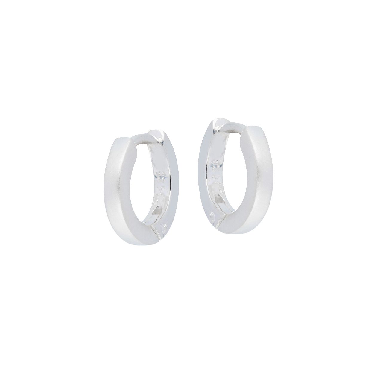 Deze oorringen zijn van het merk van Leeuwen. Het zijn oorringen voor unisex gemaakt van zilver. De oorringen zijn zilverkleurig van kleur.
De verdere specificaties van de oorringen zijn als volgt:
Soort bewerking: gematteerd
Lengte: 14
Steensoort: Geen edelsteen
Steenkleur: Geen steen