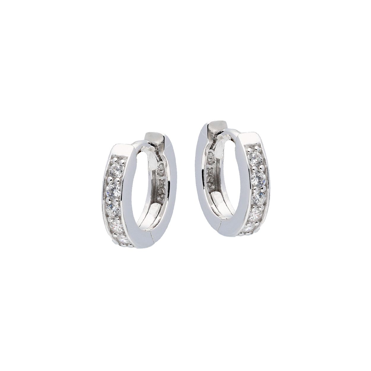Deze oorringen zijn van het merk van Leeuwen. Het zijn oorringen voor dames gemaakt van zilver. De oorringen zijn zilverkleurig van kleur.
De verdere specificaties van de oorringen zijn als volgt:
Soort bewerking: gerhodineerd
Lengte: 12
Steensoort: Zirkonia
Steenkleur: Transparant