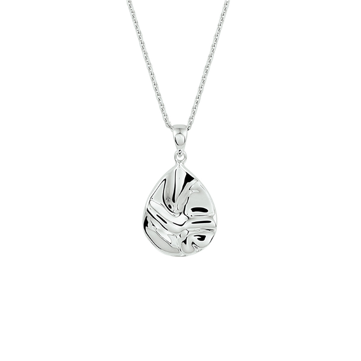 Gerhodineerd 925 zilveren collier uitgevoerd met een hanger in de vorm van een druppel en een stevige karabijn sluiting. Het collier heeft een draaglengte van 41cm met een extensie van 4cm. De hanger heeft een totale hoogte van 2.4cm en een breedte van 14mm. De schakelbreedte is 1.1mm.