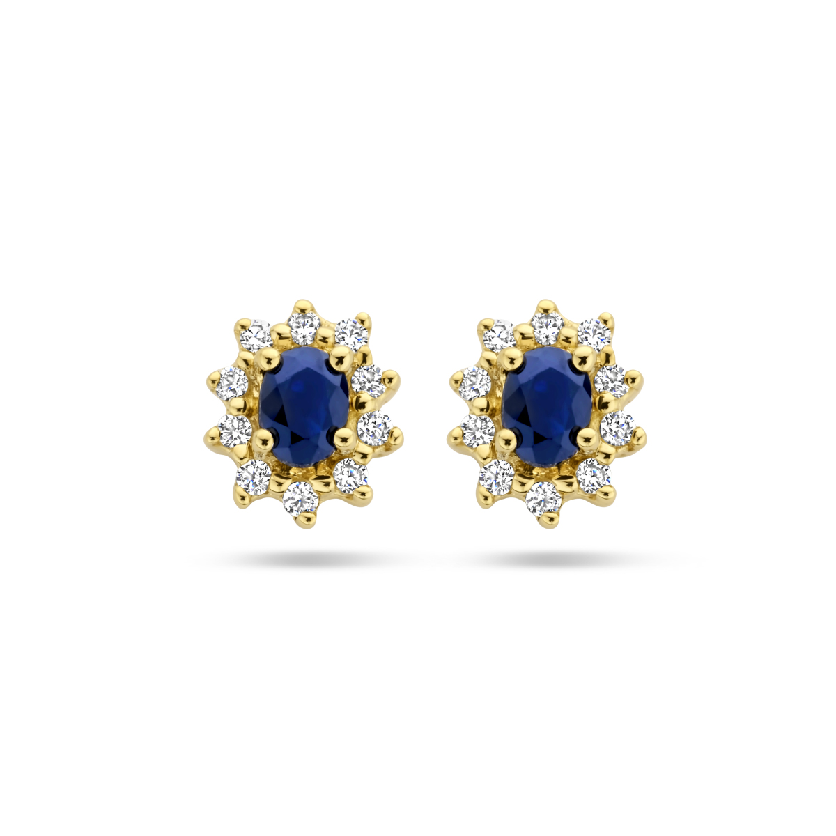 14 Karaat geel gouden entourage oorstekers met blauw saffier en zirkonia's.