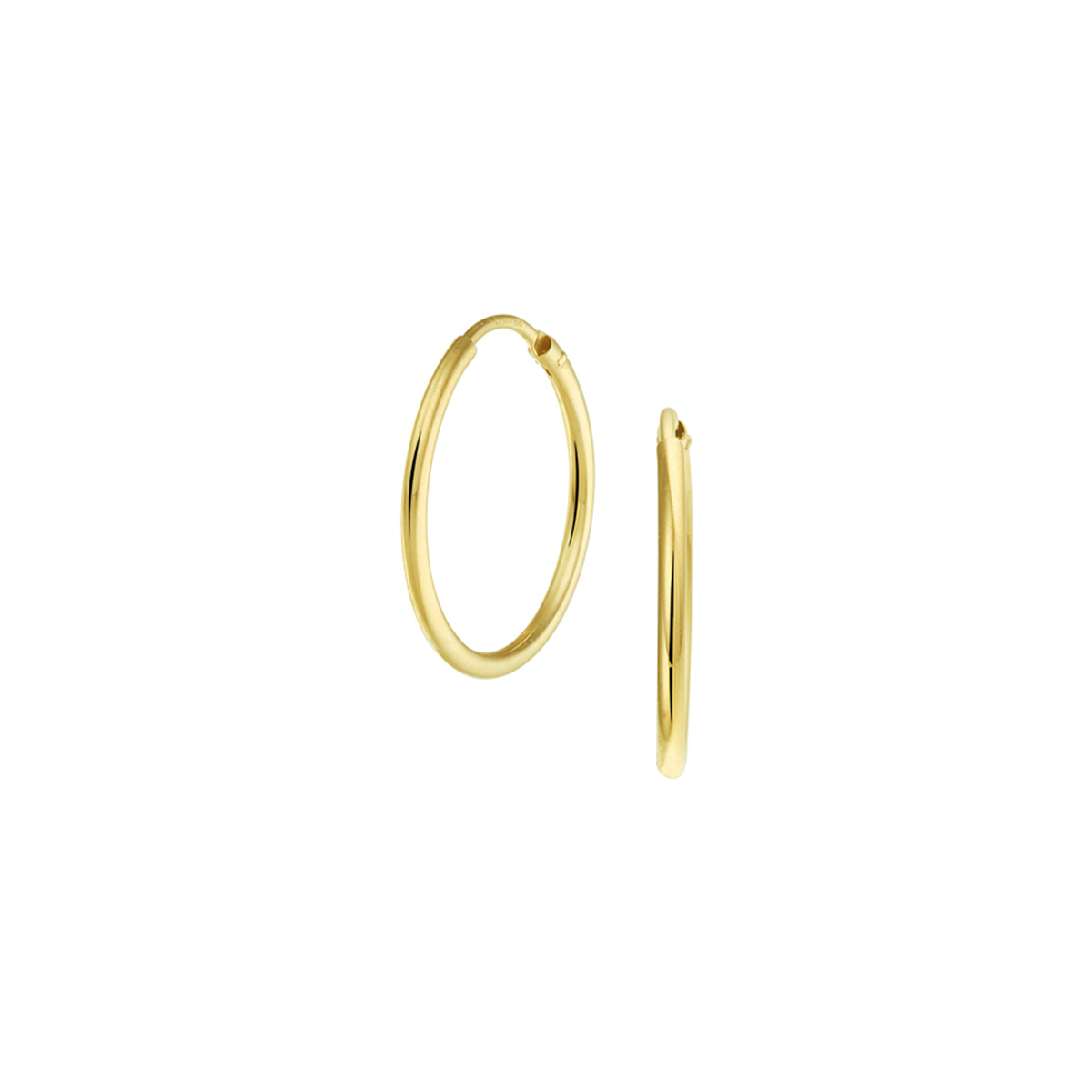9k Geelgouden oorringen met een ronde buis. De oorringen hebben een dikte van 1.5mm.