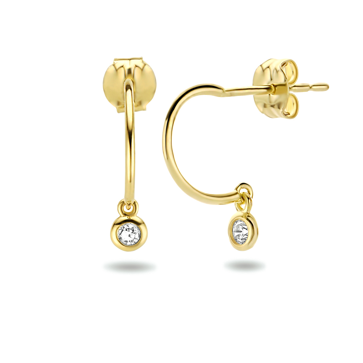 14k Geelgouden stekeroorringen uitgevoerd met een schitterende zirkonia. De stekeroorringen hebben een afmeting van 10x3mm.