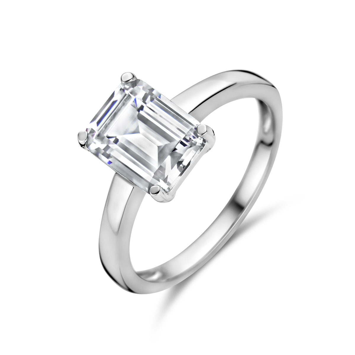 Gerhodineerd 925 zilveren ring uitgevoerd met zirkonia. De ring heeft een breedte van 7mm.