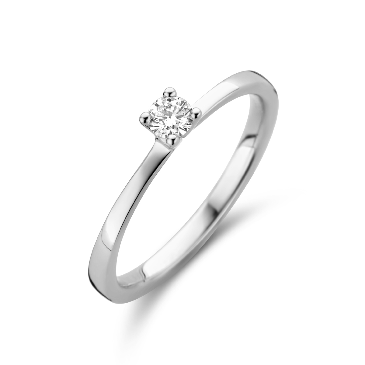 14k Witgouden ring uitgevoerd met een schitterende diamant. De ring heeft een breedte van 3.5mm.