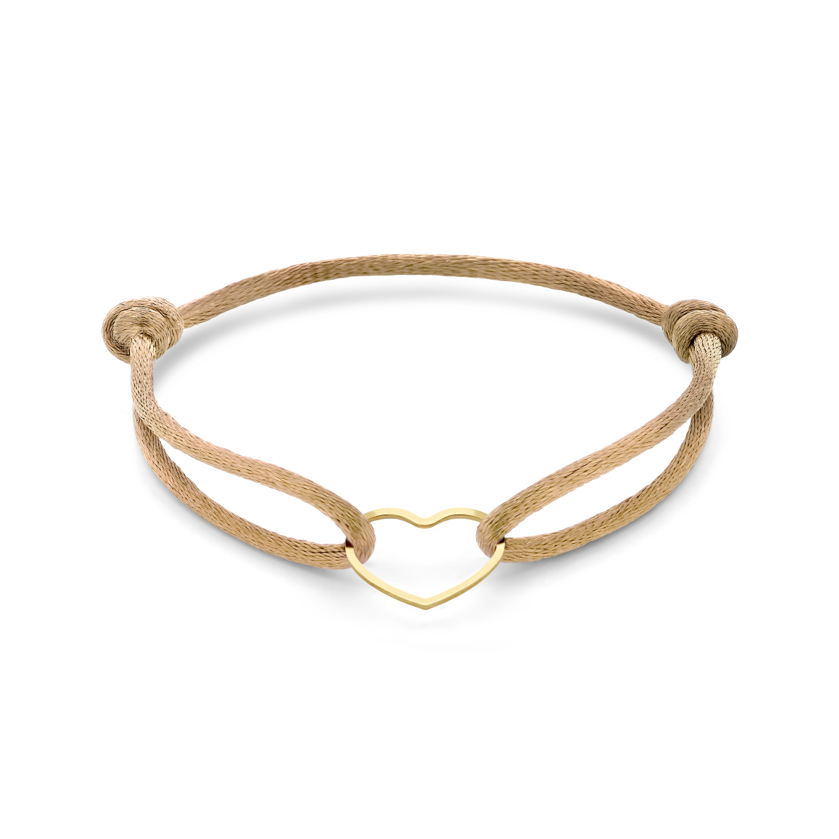 Caramel gevlochten armband uitgevoerd met geelgoud op 925 zilveren hartje. De armband heeft draaglengtes van 13 tot 26cm en het hartje heeft een afmeting van 12.5x15.5mm. Geen garantie op plating.