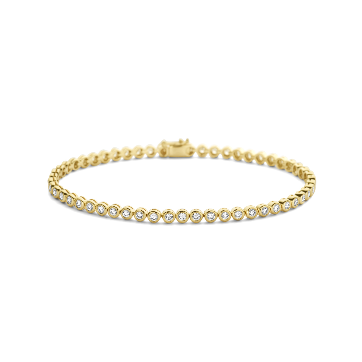 14k Geelgouden tennisarmband uitgevoerd met schitterende diamanten. De armband heeft een draaglengte van 18cm.