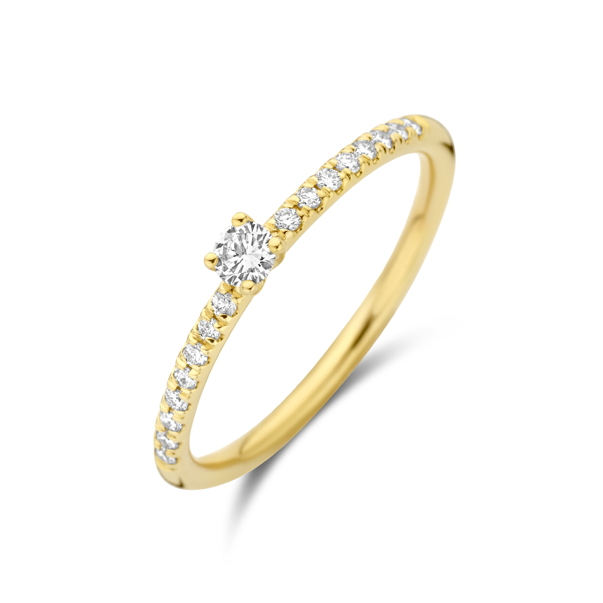 14krt geelgouden ring uitgevoerd met schitterende diamanten. De ring heeft een breedte van 3mm en het diamantgewicht is 0.25ct.

De maat van de ring is 54 (17 1/4), heeft u een andere maat, neem dan gerust contact met ons op. 