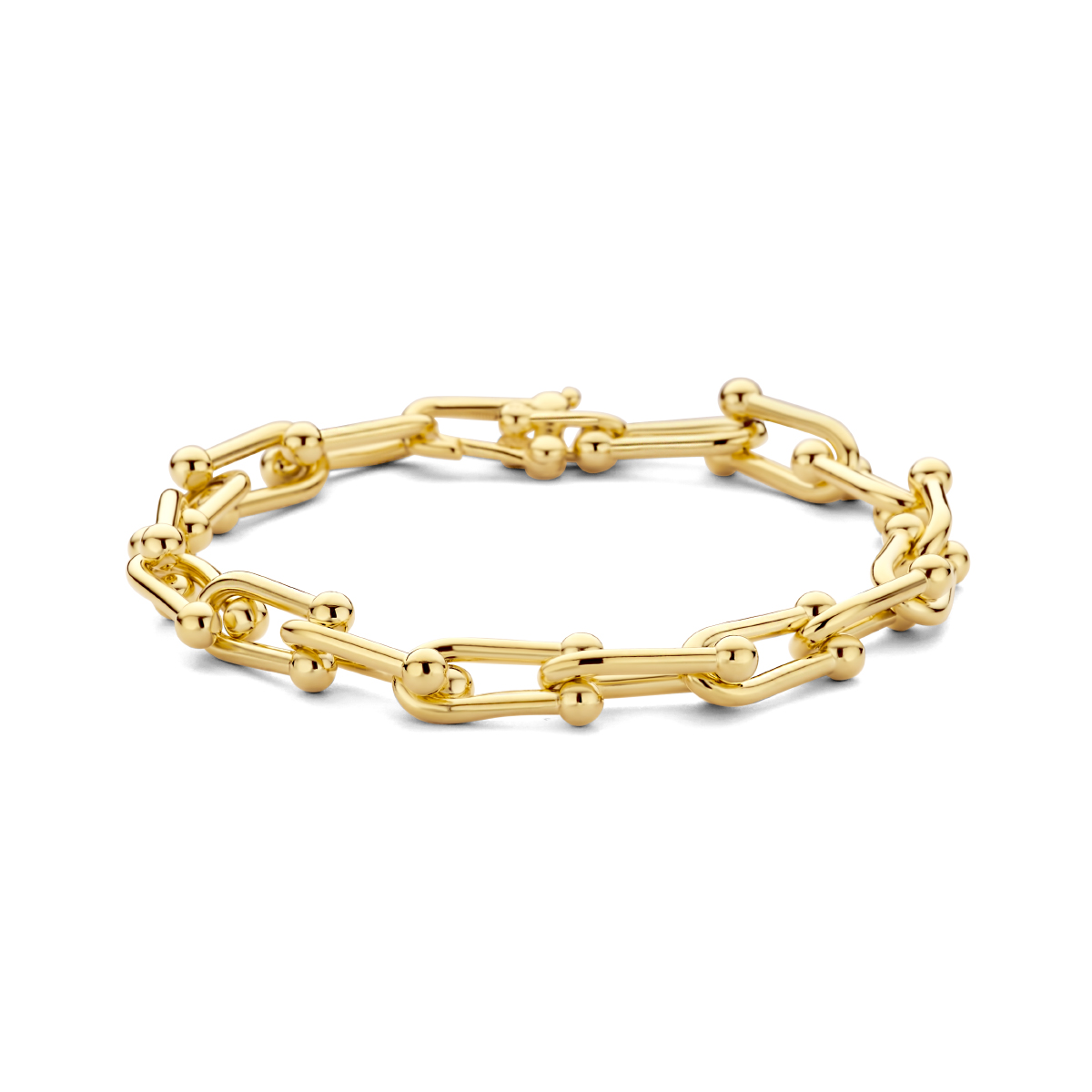 Geelgoud op 925 zilveren armband met een schakelbreedte van 8mm. De armband heeft een draaglengte van 20.5cm. Geen garantie op de plating.