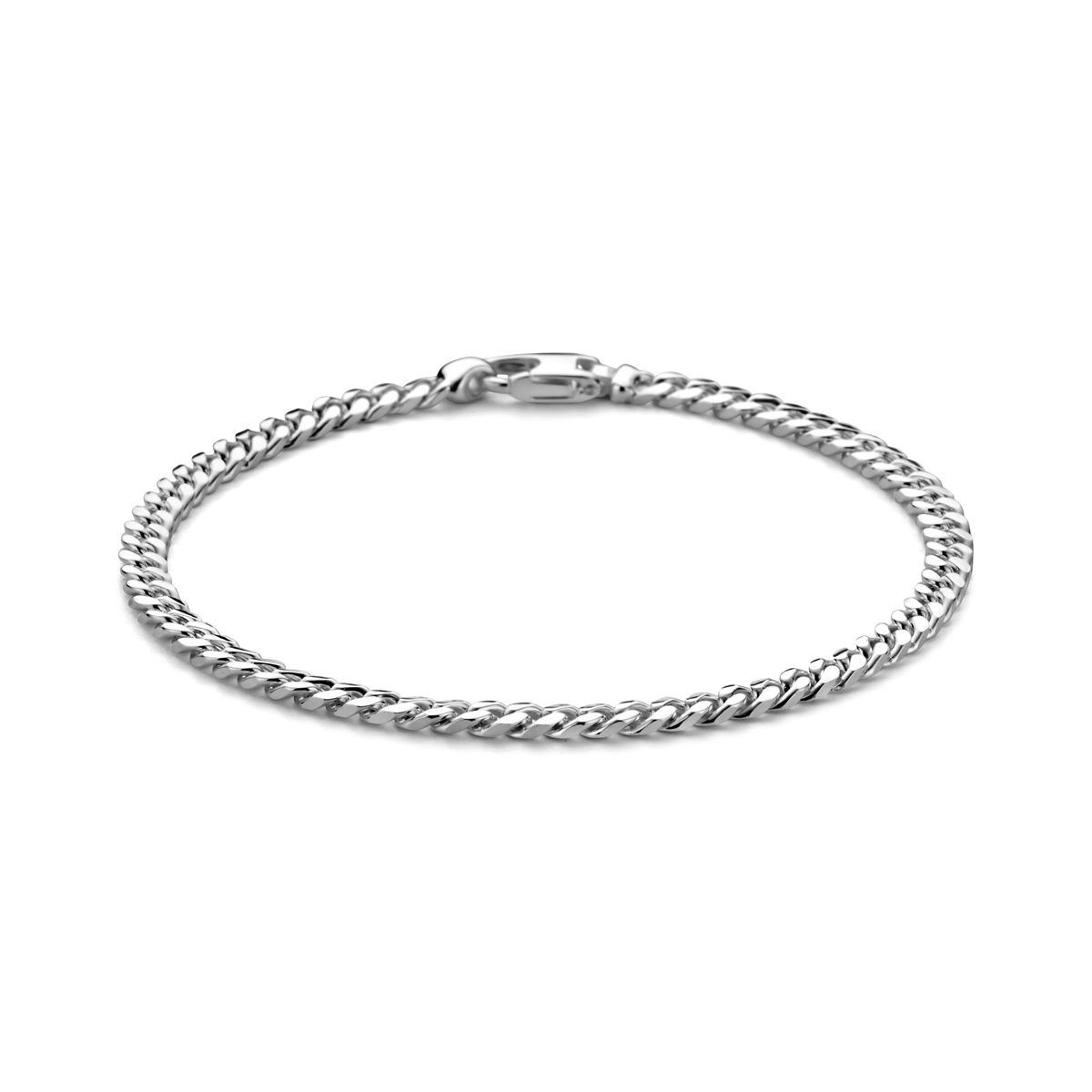 925 Zilveren gourmette armband uitgevoerd met een karabijn sluiting. De armband heeft een draaglengte van 21cm. De schakelbreedte is 4mm.