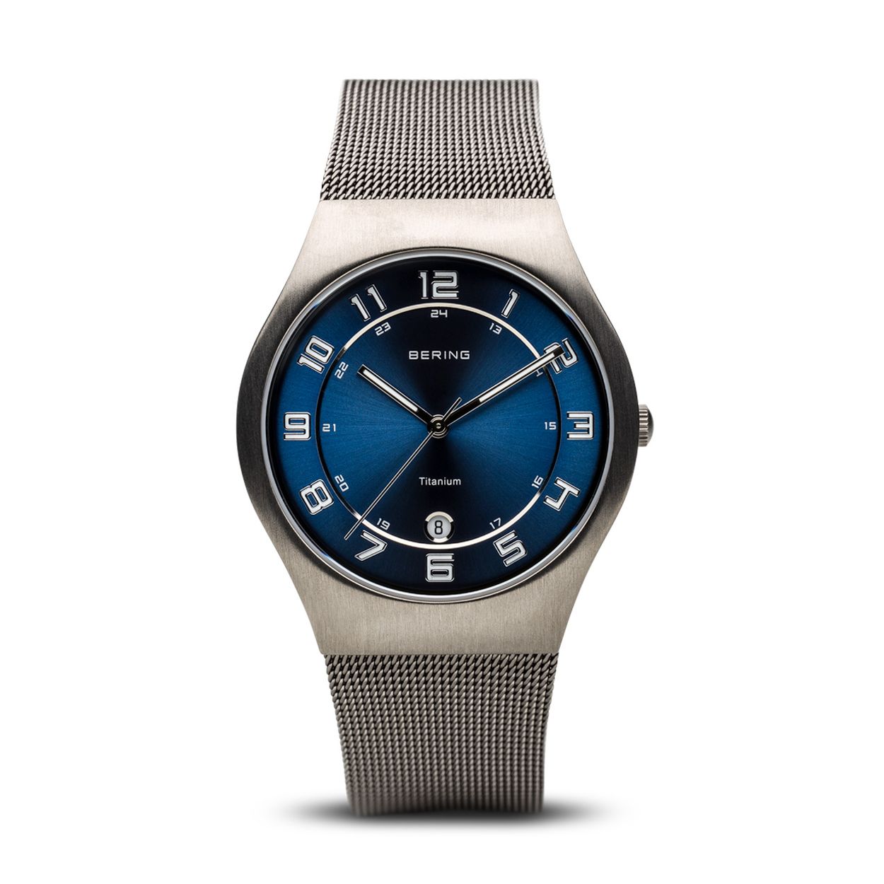 Dit Bering horloge heeft een prachtige klassieke uitstraling. Het horloge is gemaakt van edelstaal en wordt gedragen door heren.