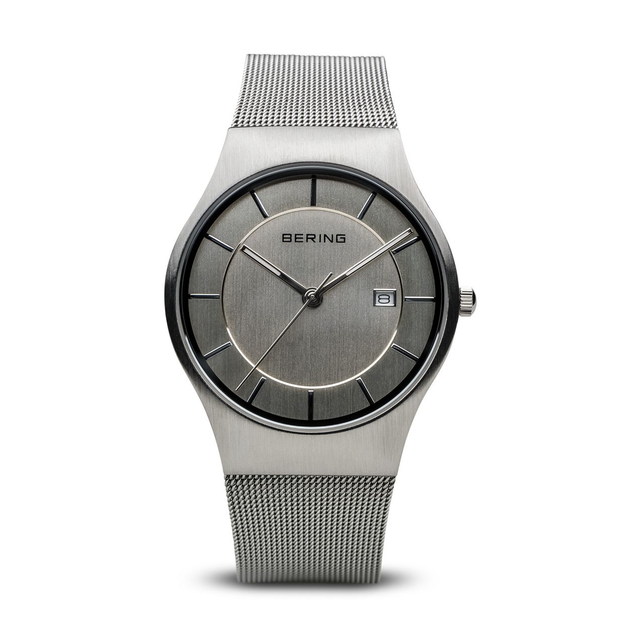 Dit Bering horloge heeft een prachtige klassieke uitstraling. Het horloge is gemaakt van edelstaal en wordt gedragen door heren.