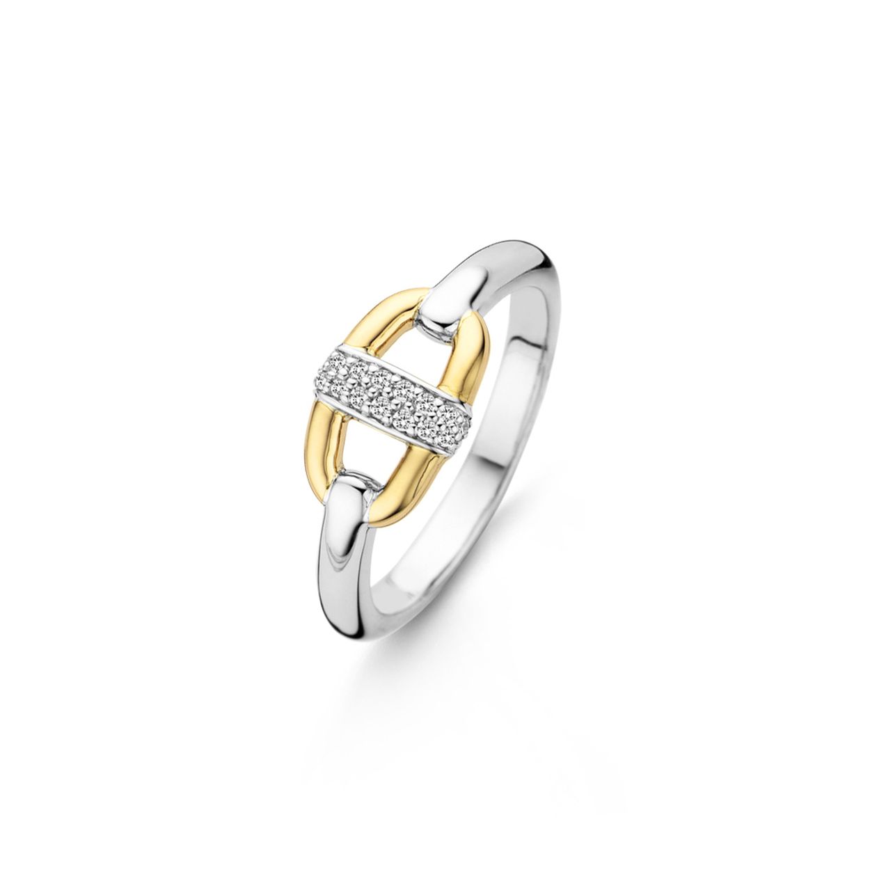 De ene kant verbonden met de ander. Het gevlochten textuur van het goud ovalen kernelement komt samen middels een band met witte zirkonia pavé zetting. Krachtig maar delicaat.