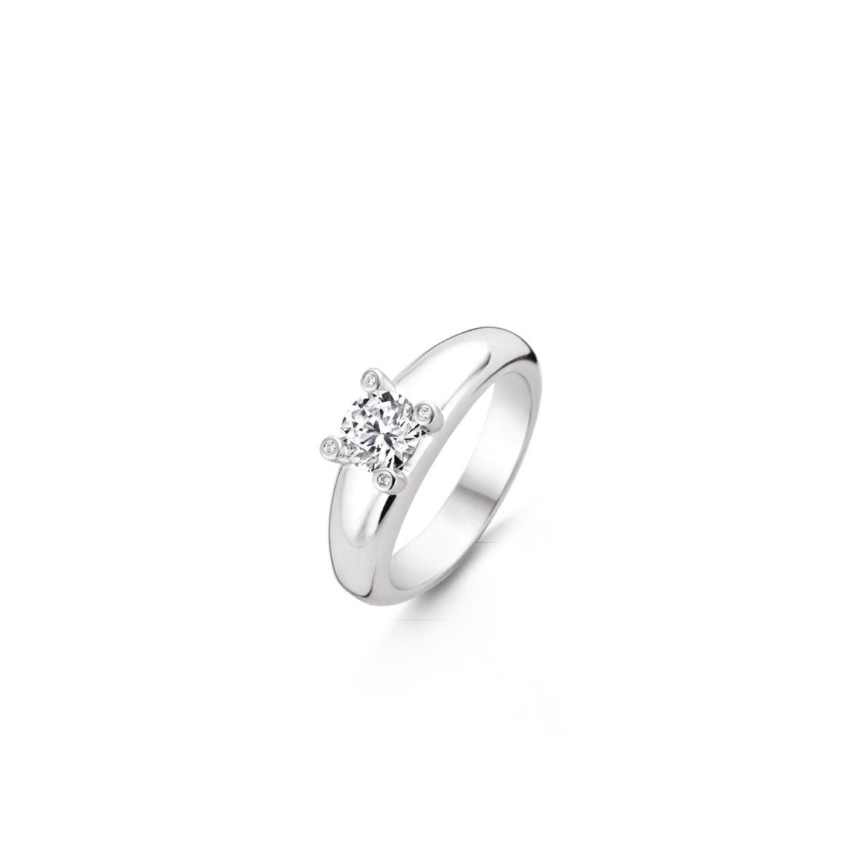Deze zilveren solitair TI SENTO - Milano-ring 12165ZI staat met haar zirkonia helemaal in het teken van schoonheid. Haar glinsterende steen zit strak in haar zilveren zetkast. Ze is een echte schoonheid.