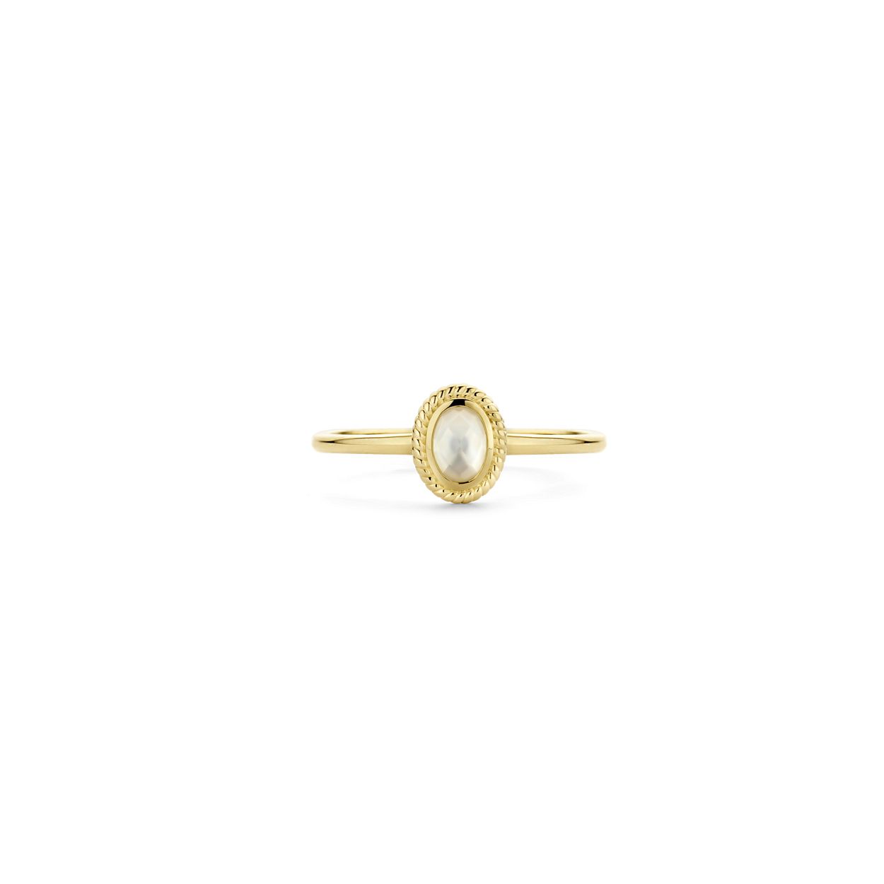 Blush Jewels worden met zorg, liefde en oog voor detail gemaakt van 14 karaat goud.
Classic elegance. Deze 14 karaat geelgouden Blush ring 1239YMQ is uitgevoerd in glanzend gepolijst geelgoud met een touwtjesmotief rondom een ovale steen, een doublette van Mother of Pearl met Rock Crystal van ? mm.. Solitair gedragen zorgt de ring voor een elegant-vrouwelijke uitstraling. Voor een vrouwelijk-geraffineerd effect draag je deze ? millimeter brede ring gecombineerd met meerdere Blush ringen, als aanschuifring.
Een goed gekozen Blush juweel zorgt altijd voor een glimlach en het heerlijke gevoel geliefd te zijn. From the heart and made to last, het perfecte cadeau.
Blush Jewels worden geleverd in een Blush cadeauverpakking.
Let your heart glow - Wear your Blush