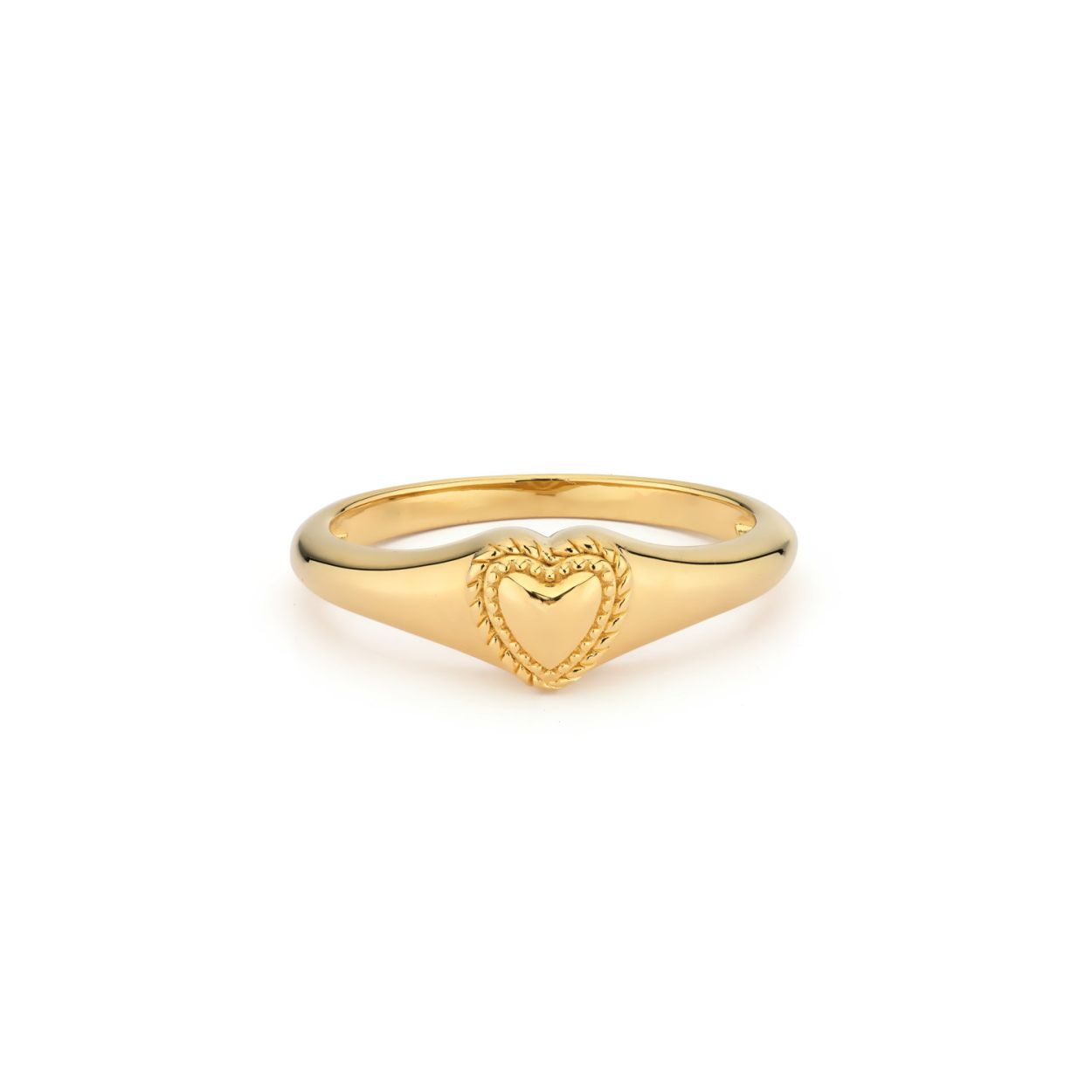Hartjes zul je altijd blijven zien in de collectie van 24Kae. Deze vintage look ring is de perfecte tijdloze ring voor in je sieraden collectie. De ring is gemaakt van 925 sterling zilver en verguld met 18K goud. Elk 24Kae sieraad is met liefde en oog voor detail ontworpen door Kae Sutherland.