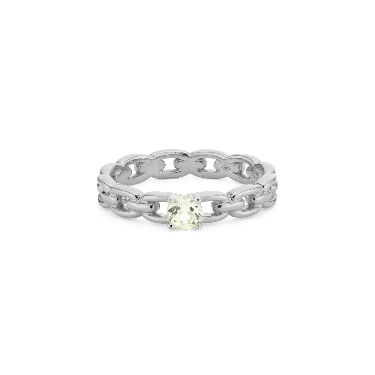 Deze klassieke 24Kae ring heeft een mooie opengewerkte schakelstructuur met een lichtroze kleursteen. De ring is gemaakt van 925 sterling zilver verguld met 14 karaats goud. Alle 24Kae sieraden zijn met liefde en oog voor detail ontworpen door Kae Sutherland. Iedere 24Kae ring wordt gekenmerkt door haar echtheid door middel van een 24Kae gravering. Details: - Dikte band: 3.3 mm - Afmetingen steen: 3.7 mm Materialen: - 925 Sterling zilver - Cubic zirkonia steen