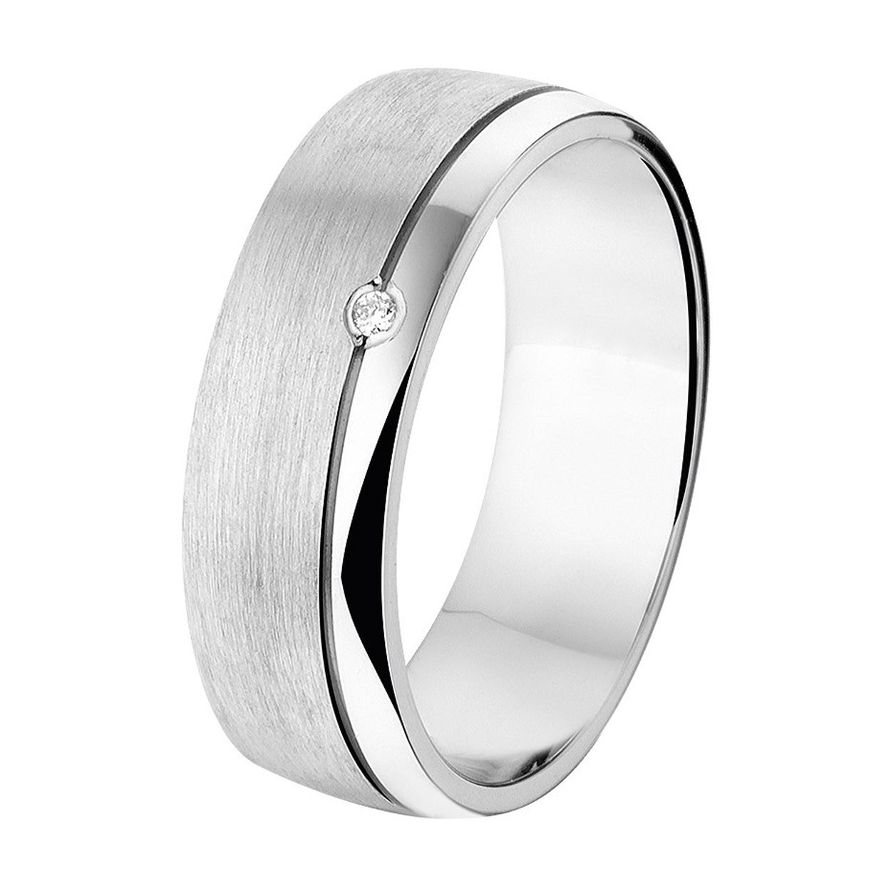 Gerhodineerd zilveren relatiering met diamant. De ring heeft een breedte van 6mm.