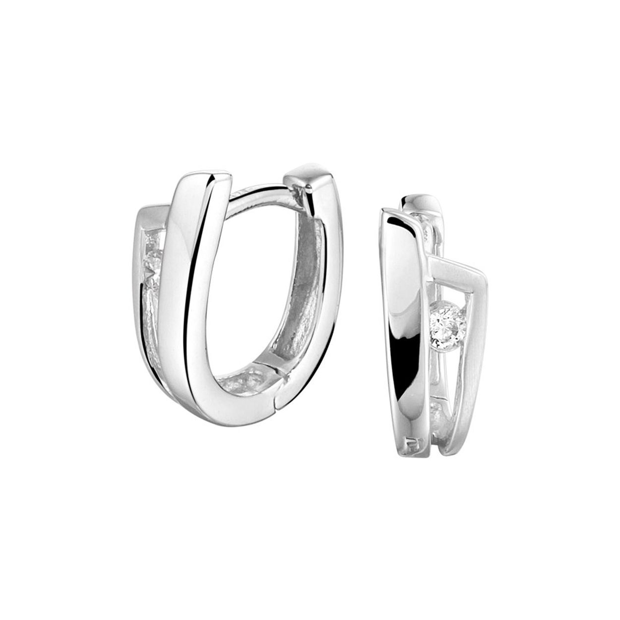 Gerhodineerd 925 zilveren klapoorringen uitgevoerd met een schitterende zirkonia. De afmeting van de klapoorringen is 14x6mm.