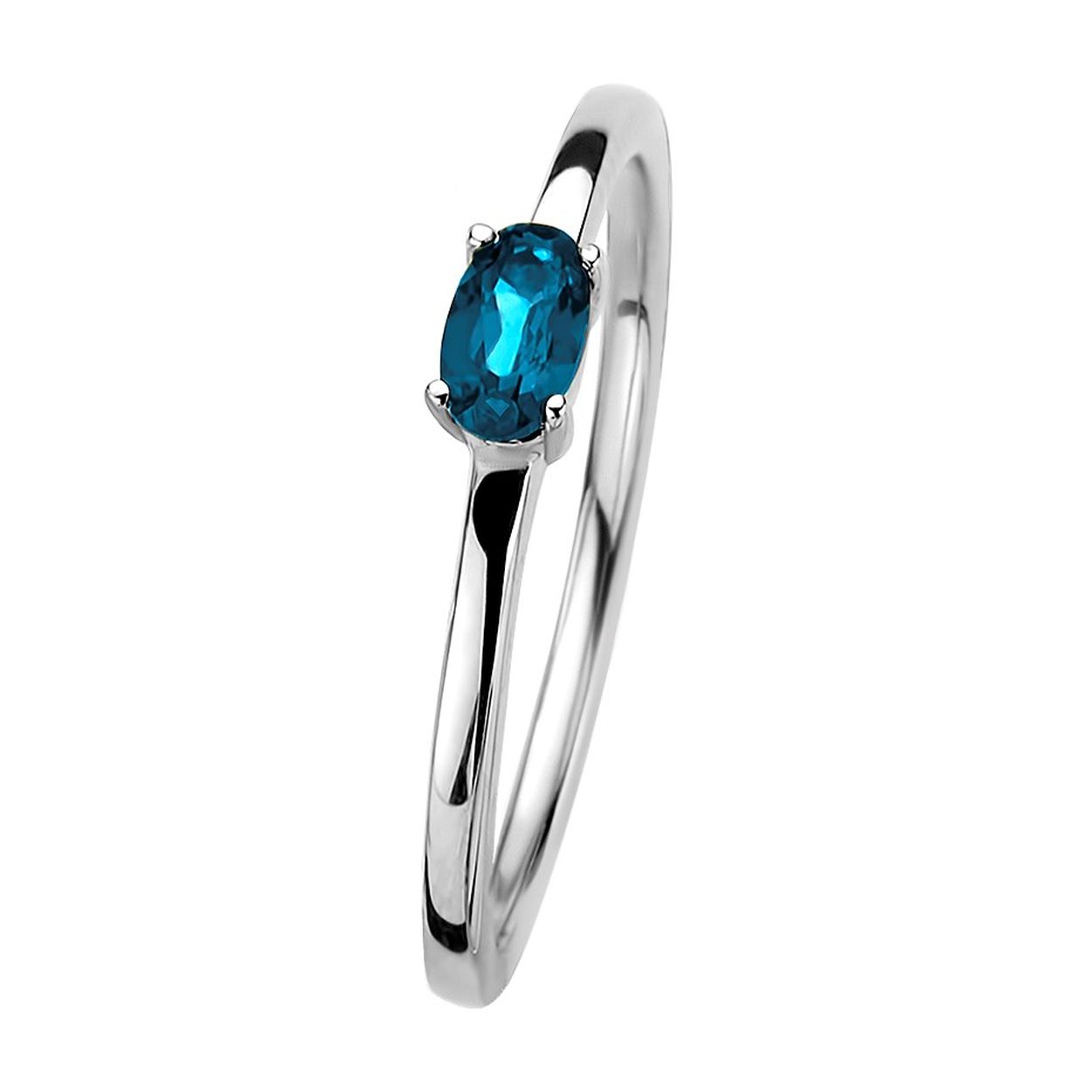 Gerhodineerd 925 zilveren ring uitgevoerd met een schitterende London blue topaas. De ring heeft een breedte van 3mm.