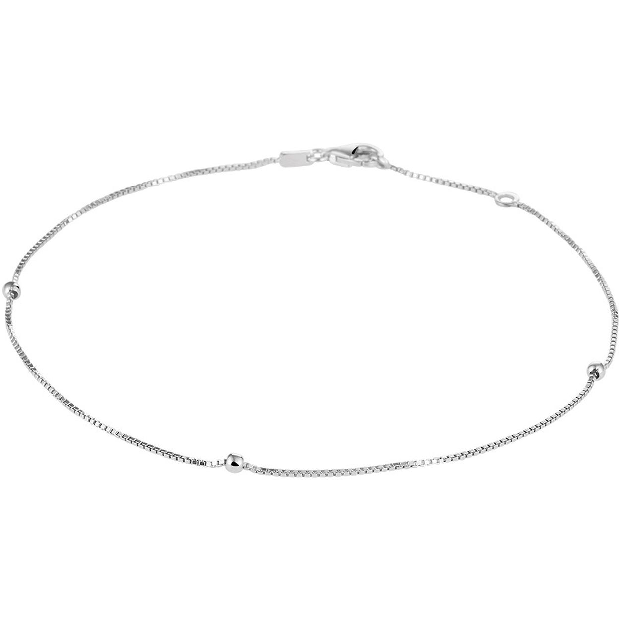 Gerhodineerd 925 zilveren enkelbandje uitgevoerd met bolletjes en een stevige karabijn sluiting. Het enkelbandje heeft draaglengtes van 24 en 26cm. De afmeting van de bolletjes is 2.5mm. Gerhodineerd zilver is door de rhodiumlaag beter bestand tegen verkleuren en krassen.
