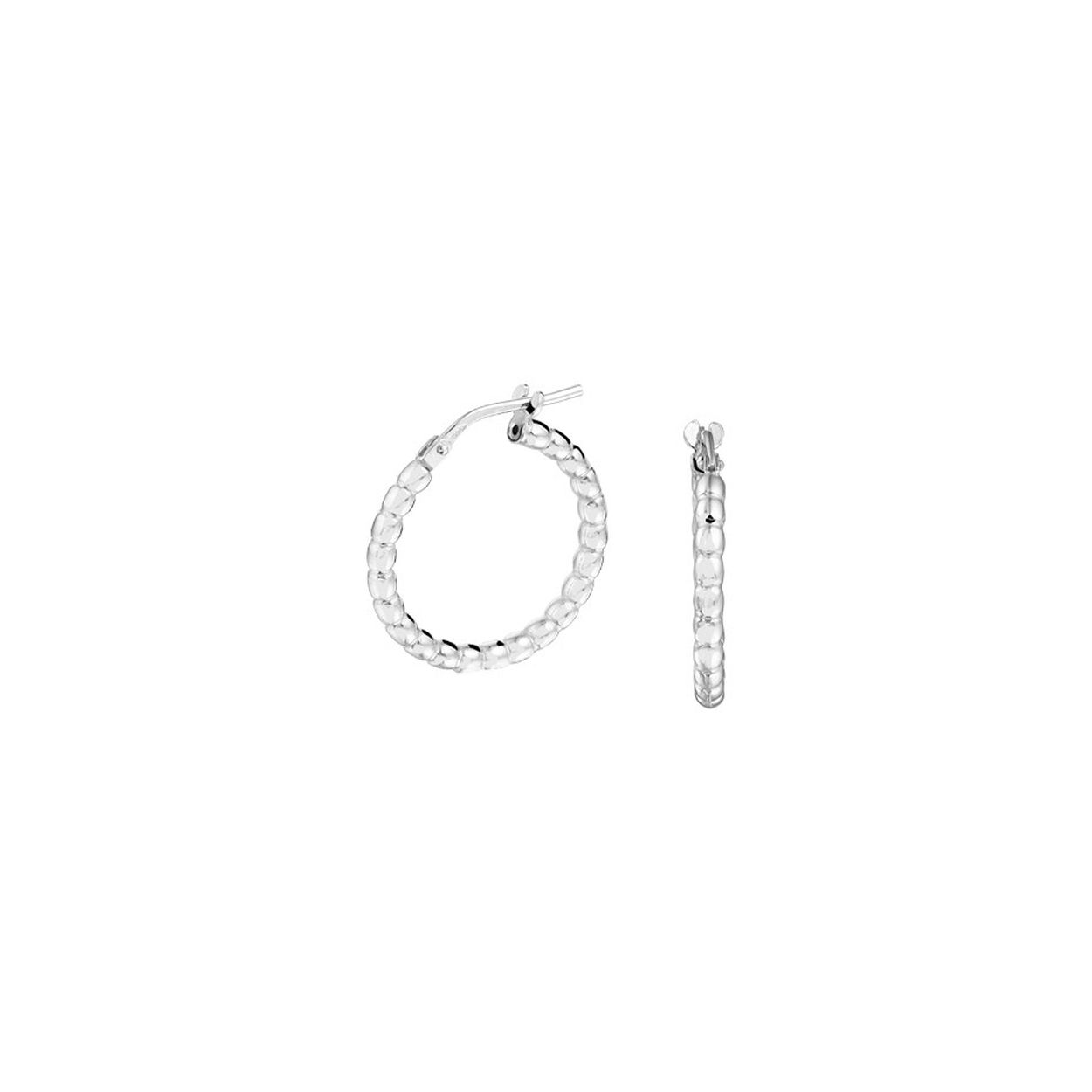 Gerhodineerd 925 zilveren oorringen met een diameter van 20mm. Info: Gerhodineerd zilver is door de rhodiumlaag beter bestand tegen verkleuren en krassen.