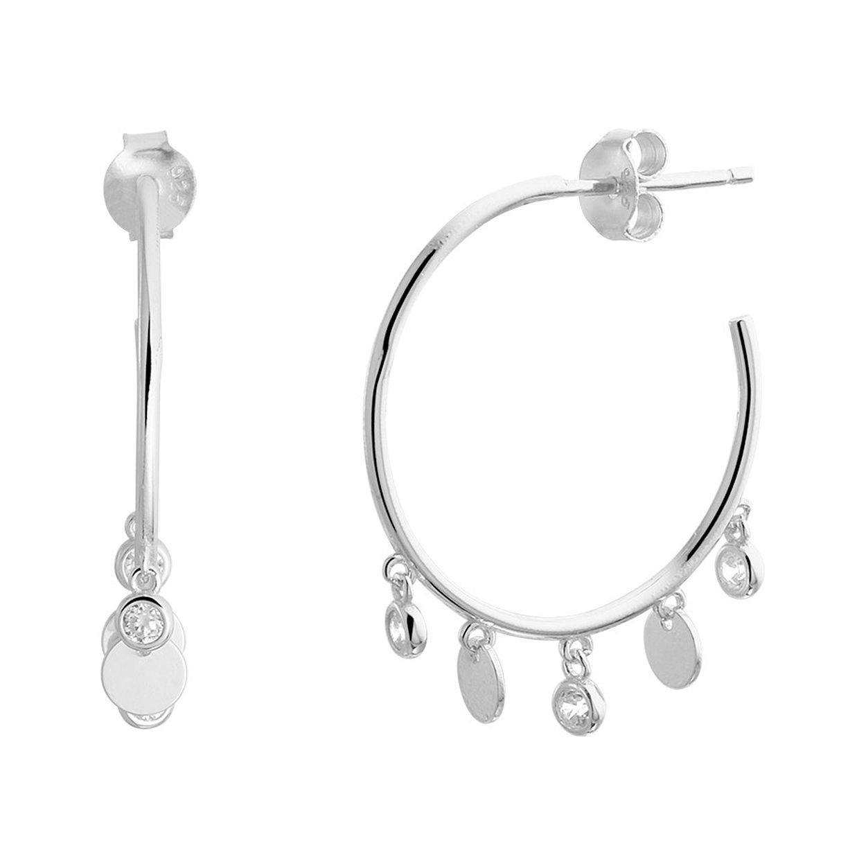Gerhodineerd 925 zilveren stekeroorringen uitgevoerd met twee rondjes van 4mm en drie rondjes met zirkonia van 3mm. De oorringen hebben een diameter van 23mm.