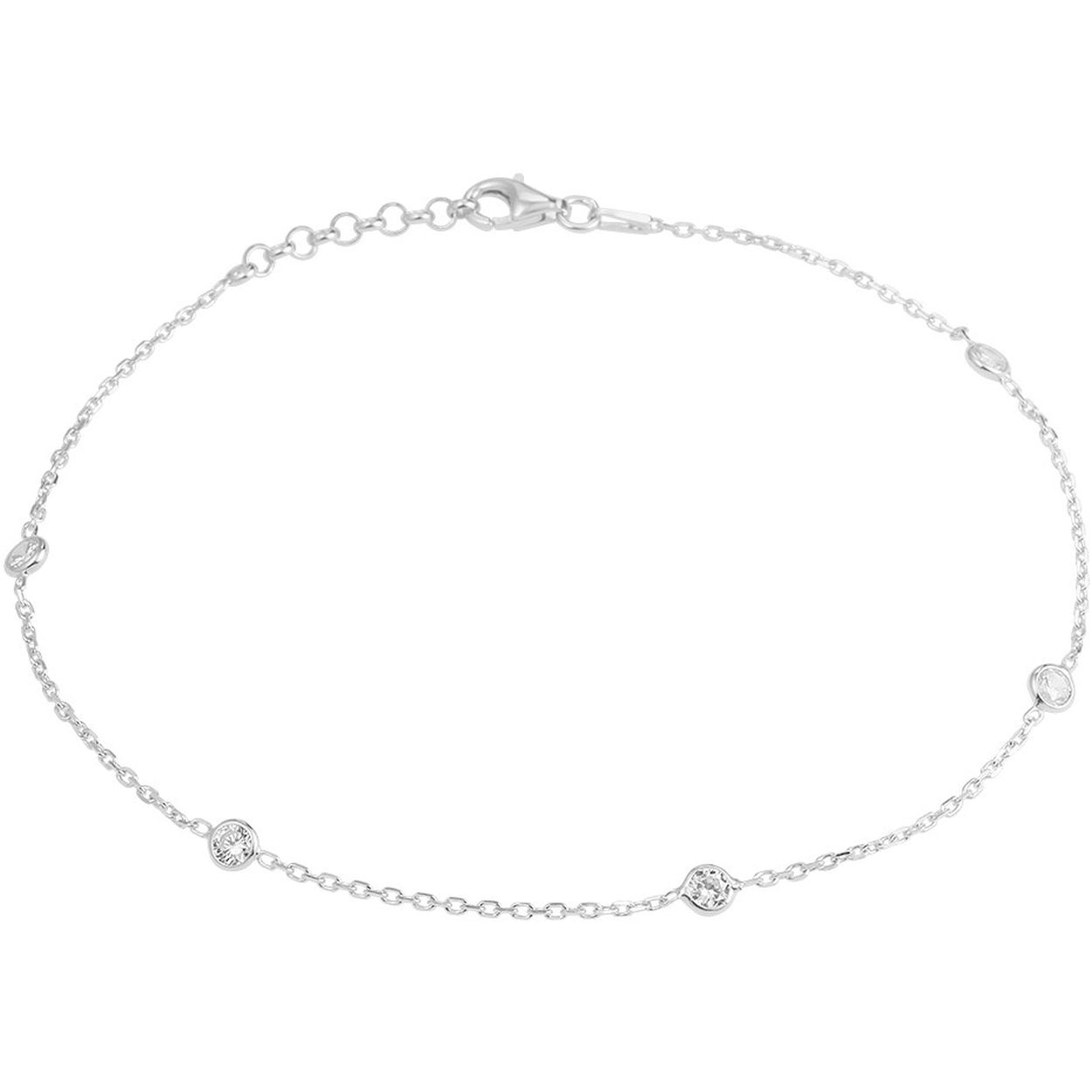Gerhodineerd 925 zilveren enkelbandje uitgevoerd met een schitterende zirkonia rij. Het enkelbandje heeft een draaglengte van 24cm met een extensie van 2cm en een breedte van 4mm. Het enkelbandje is uitgevoerd met een stevige karabijn sluiting.