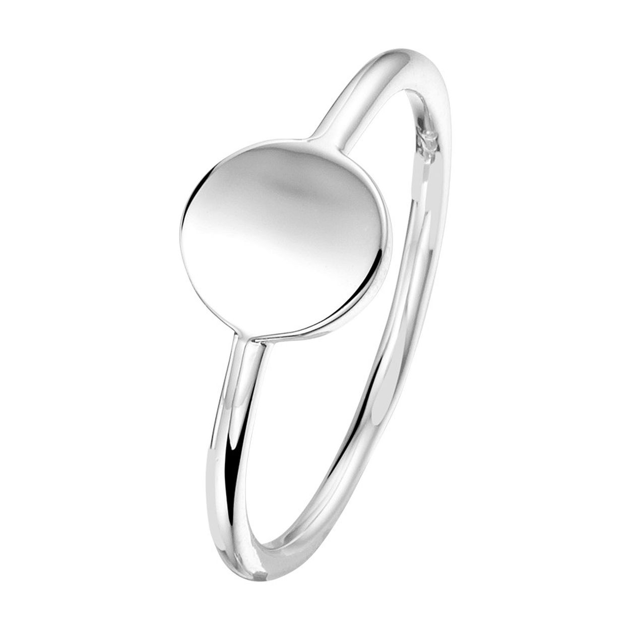 Gerhodineerd 925 zilveren ring uitgevoerd met een rondje. De ring heeft een breedte van 7.5mm.