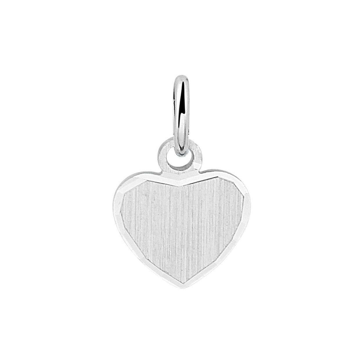 Gerhodineerd 925 zilveren graveerhanger in de vorm van een hart met een mat/gediamanteerde afwerking. De hanger heeft een totale hoogte van 1.2cm en een breedte van 8mm.