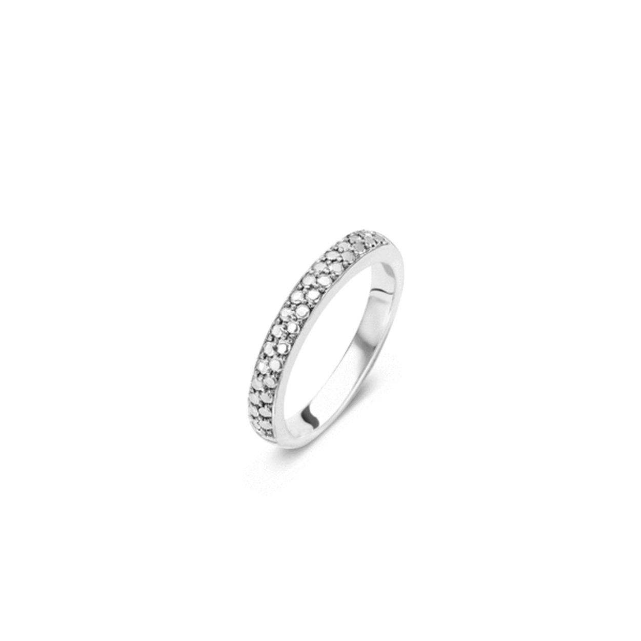 Deze aanschuifring lijkt op het oog voorzien van twee rijen met stenen maar in werkelijkheid is het ontwerp van deze elegante TI SENTO - Milano ring gemaakt van gerhodineerd sterling zilver. De ring is fraai te combineren met andere ros�vergulde sieraden maar ook met vele andere sieraden volgens het TI SENTO Mix & Match concept. De TI SENTO ring is geschikt als stapelring.