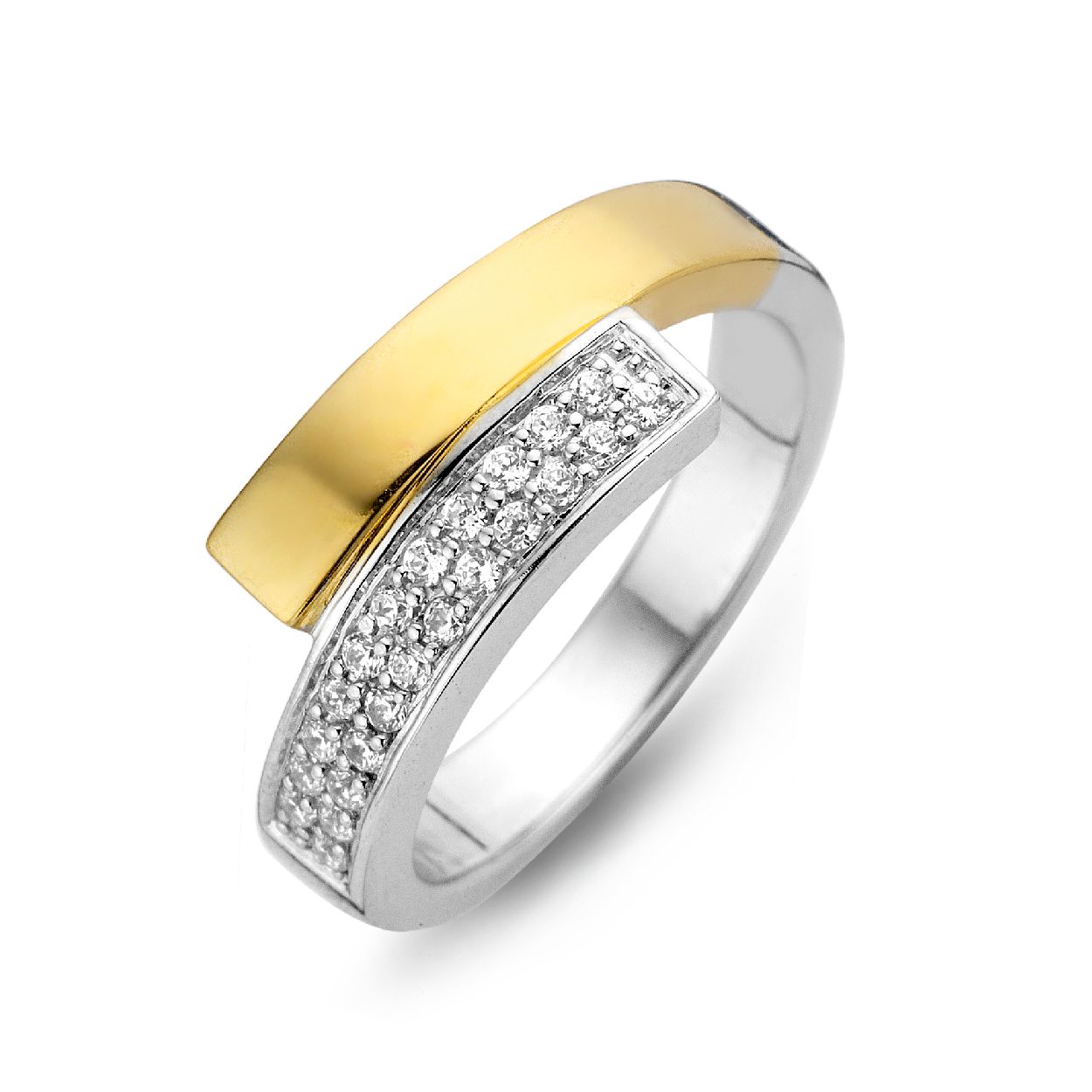 Dit is een ring van het merk Moments.