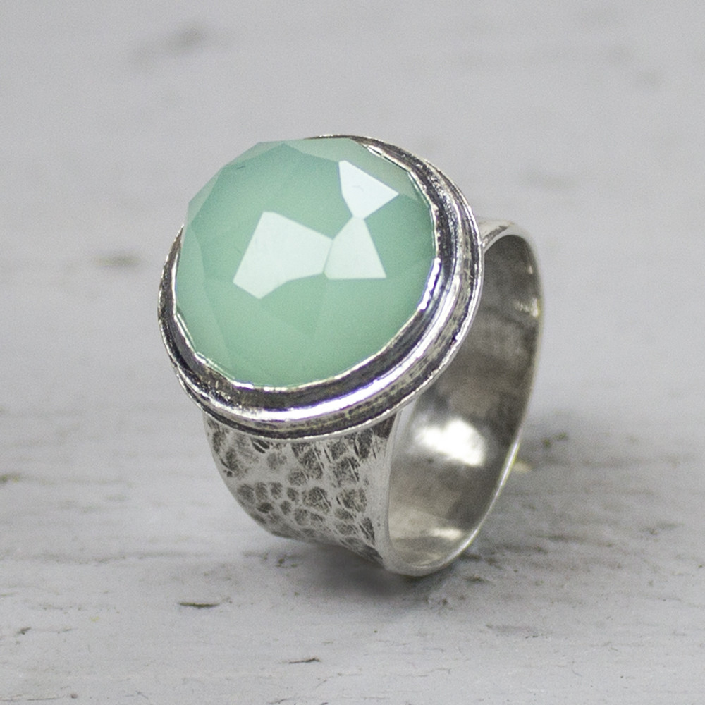 Zilveren ring met groene kwarts