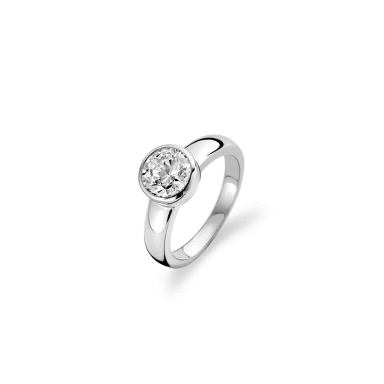 Deze elegante TI SENTO - Milano ring is gemaakt van gerhodineerd sterling zilver. De in het oog springende witte zirkonia is handgezet in een bezel zetting wat de klassieke ring een moderne twist geeft. De opliggende zetting maakt het mogelijk om deze ring naadloos met andere ringen te dragen.