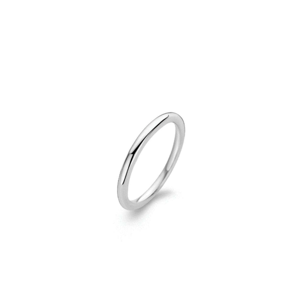 Deze mooi gladde aanschuifring uit de TI SENTO collectie is gemaakt van gerhodineerd sterling zilver. De strakke uitvoering van de ring zorgt voor een naadloze aansluiting op andere ringen. Dit sieraad is gemakkelijk te combineren in een stapel. In de TI SENTO collectie zijn vele ringen te vinden waar diverse combinaties mee gemaakt kunnen worden volgens het TI SENTO Mix & Match concept.