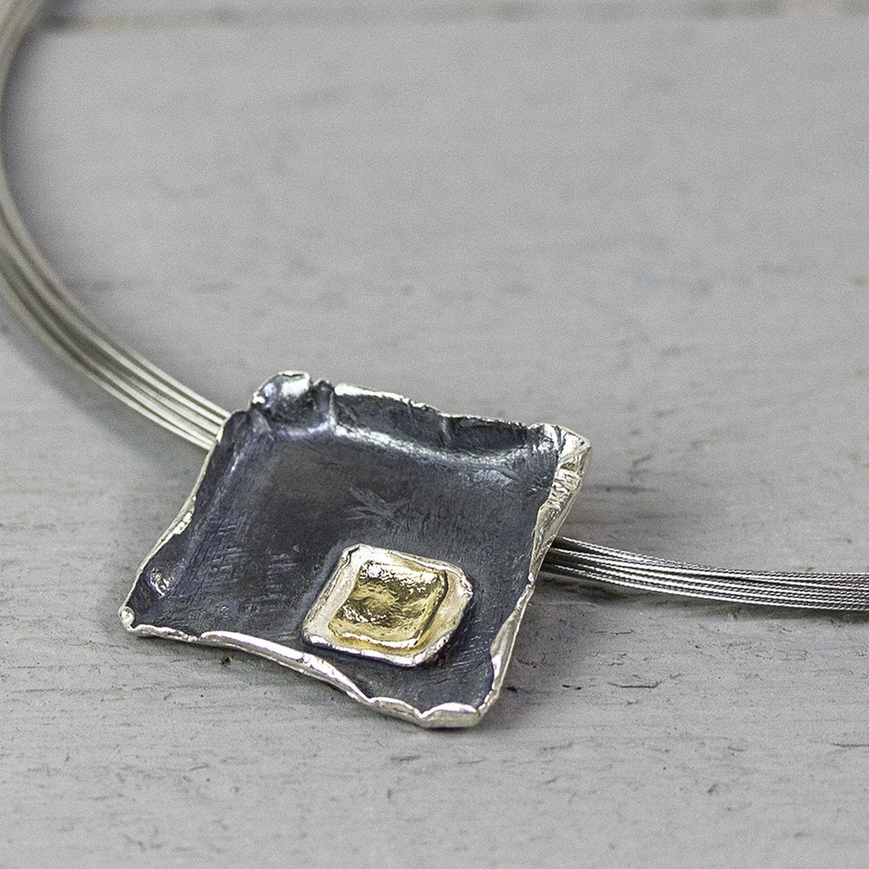 Hanger vierkant met zilver oxy en verguld
