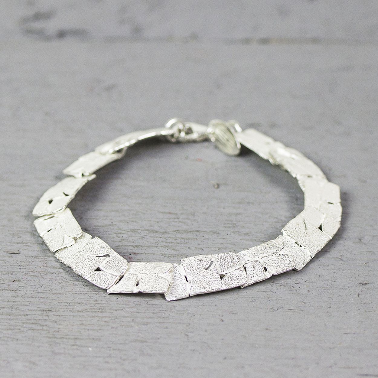 Armband compact zilver wit