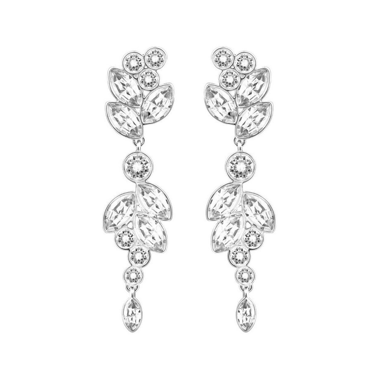 Dit zijn oorbellen van het merk Swarovski. De kleur is staal-zilver.