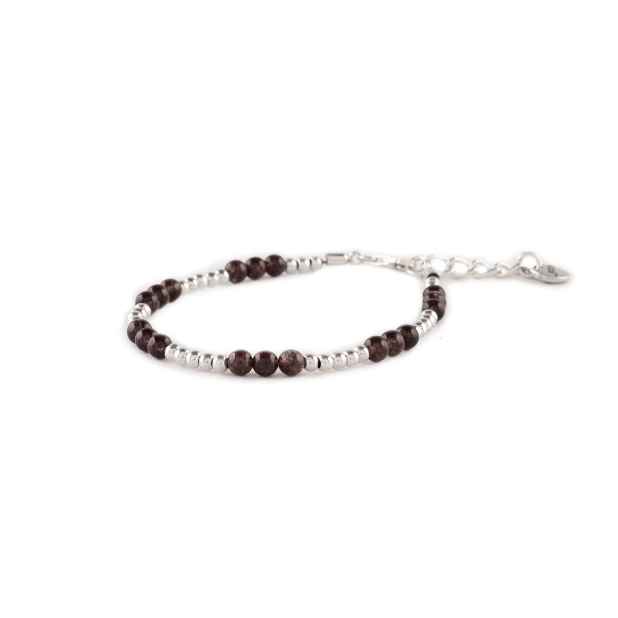 Dit is een prachtige Josh herenarmband gemaakt van metaal en natuursteen. De kleuren van deze armband zijn zilver en bruin. De maat van dit sieraad is S (200mm).